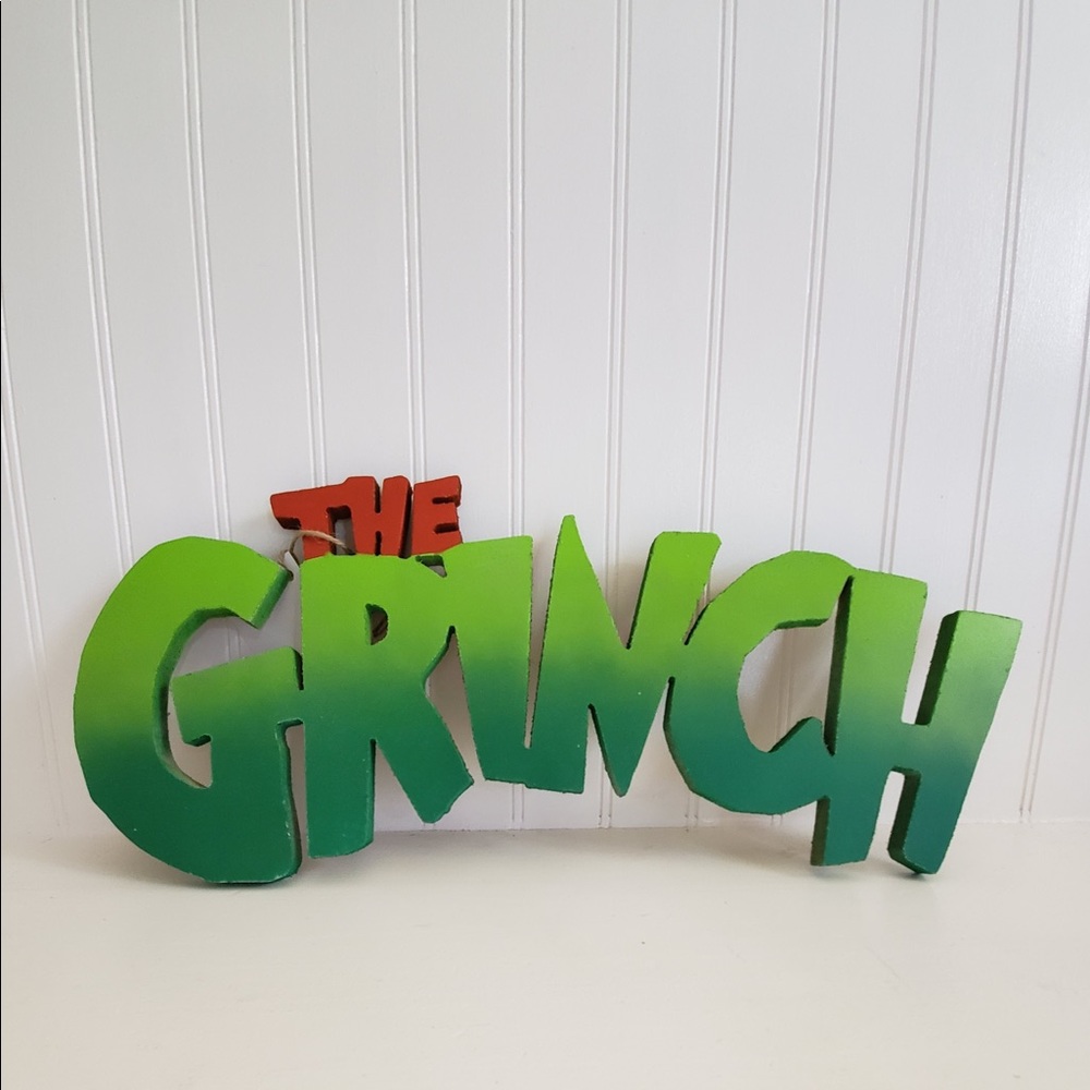 Fun Xmas sign. Painted mdf. Size is 18 1/4 x 8”.